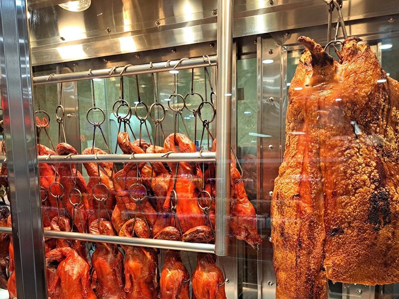 Ha Tien Super Market interior