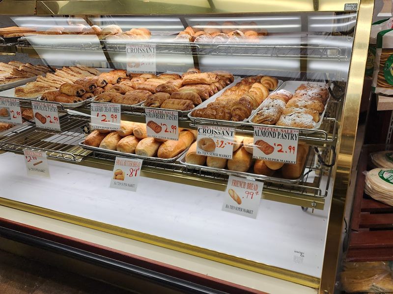 Ha Tien Super Market food